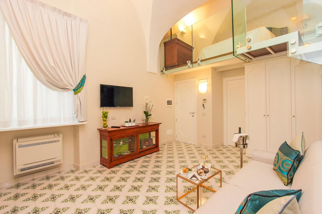 Diecisedici Guest house 3*